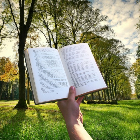 Meet your Posher, Lamia - Picture 1 of 1